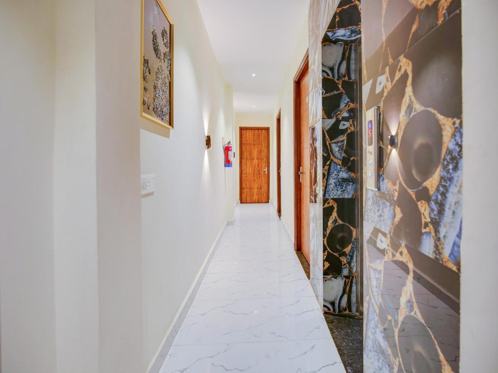Hotel Holiday First 300 Meter From Golden Temple アムリトサル エクステリア 写真