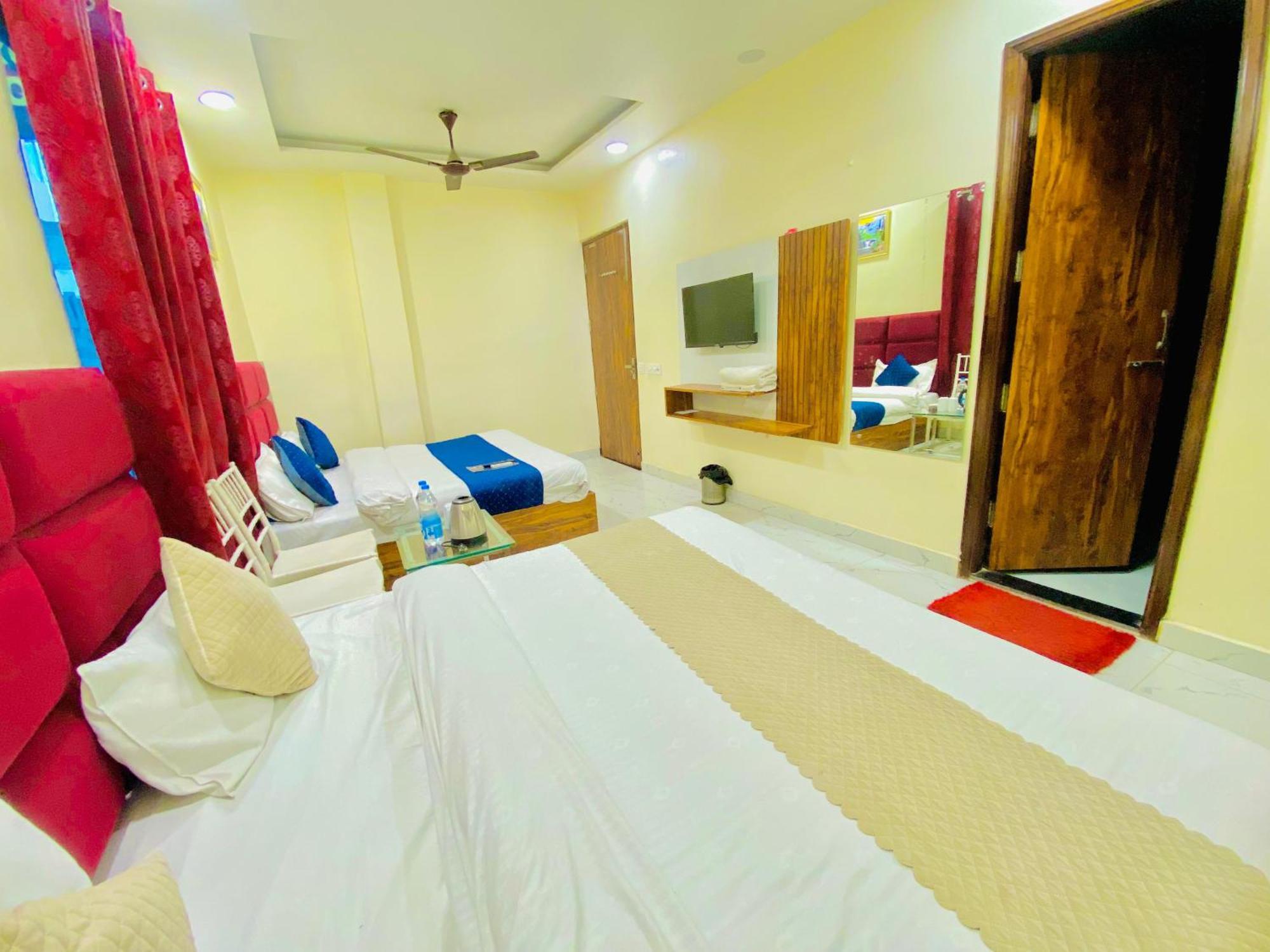 Hotel Holiday First 300 Meter From Golden Temple アムリトサル エクステリア 写真