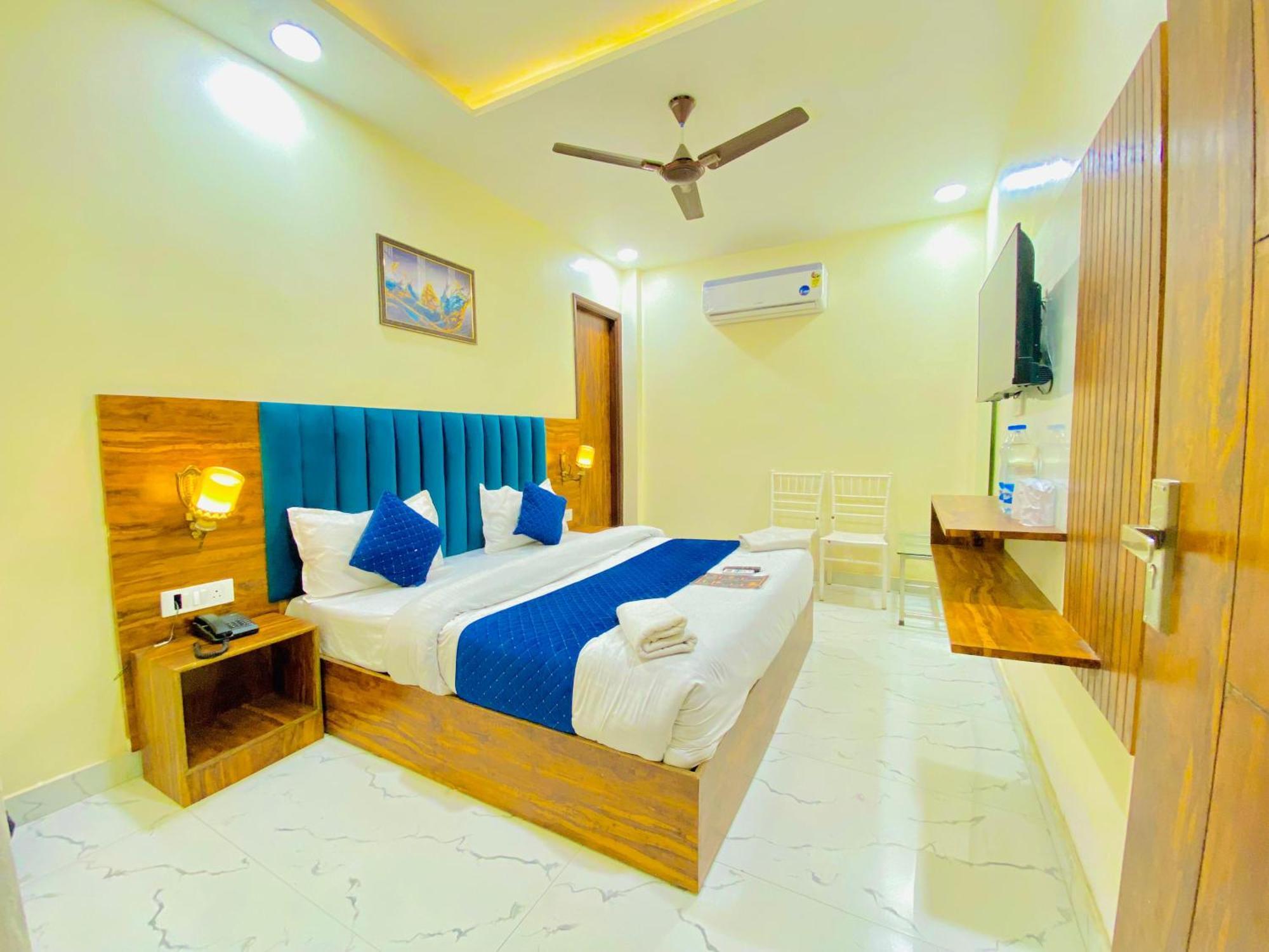 Hotel Holiday First 300 Meter From Golden Temple アムリトサル エクステリア 写真