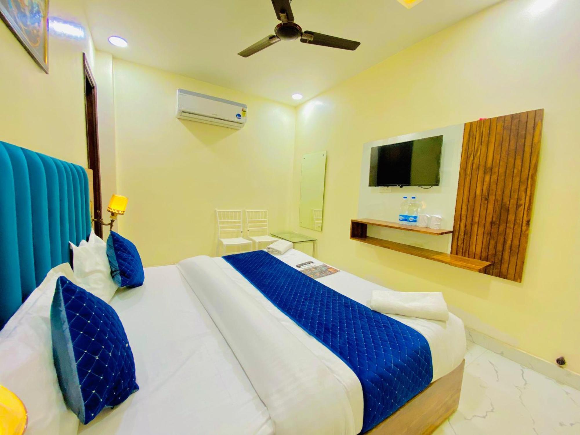 Hotel Holiday First 300 Meter From Golden Temple アムリトサル エクステリア 写真