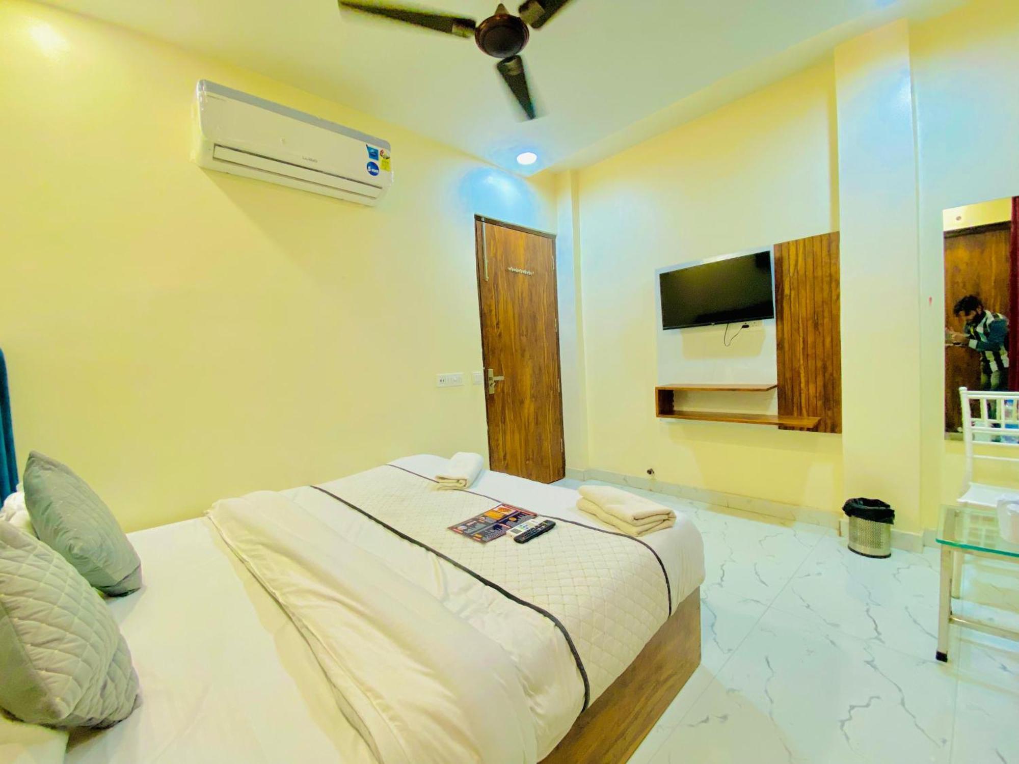 Hotel Holiday First 300 Meter From Golden Temple アムリトサル エクステリア 写真