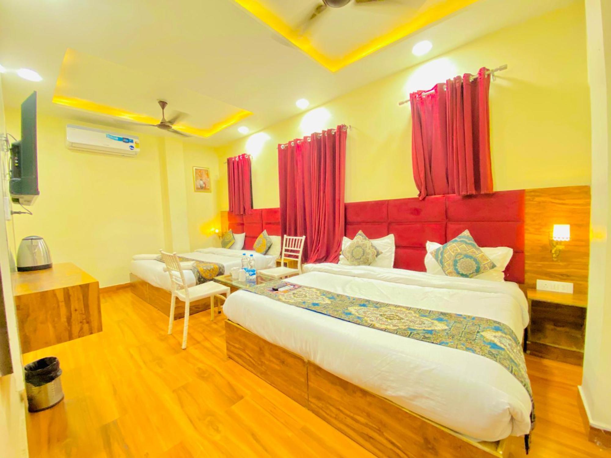 Hotel Holiday First 300 Meter From Golden Temple アムリトサル エクステリア 写真