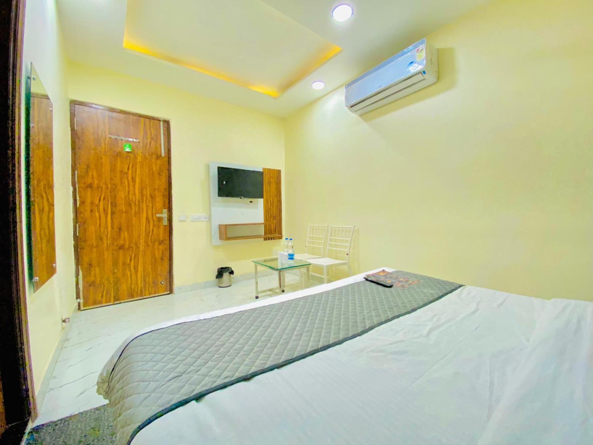 Hotel Holiday First 300 Meter From Golden Temple アムリトサル エクステリア 写真
